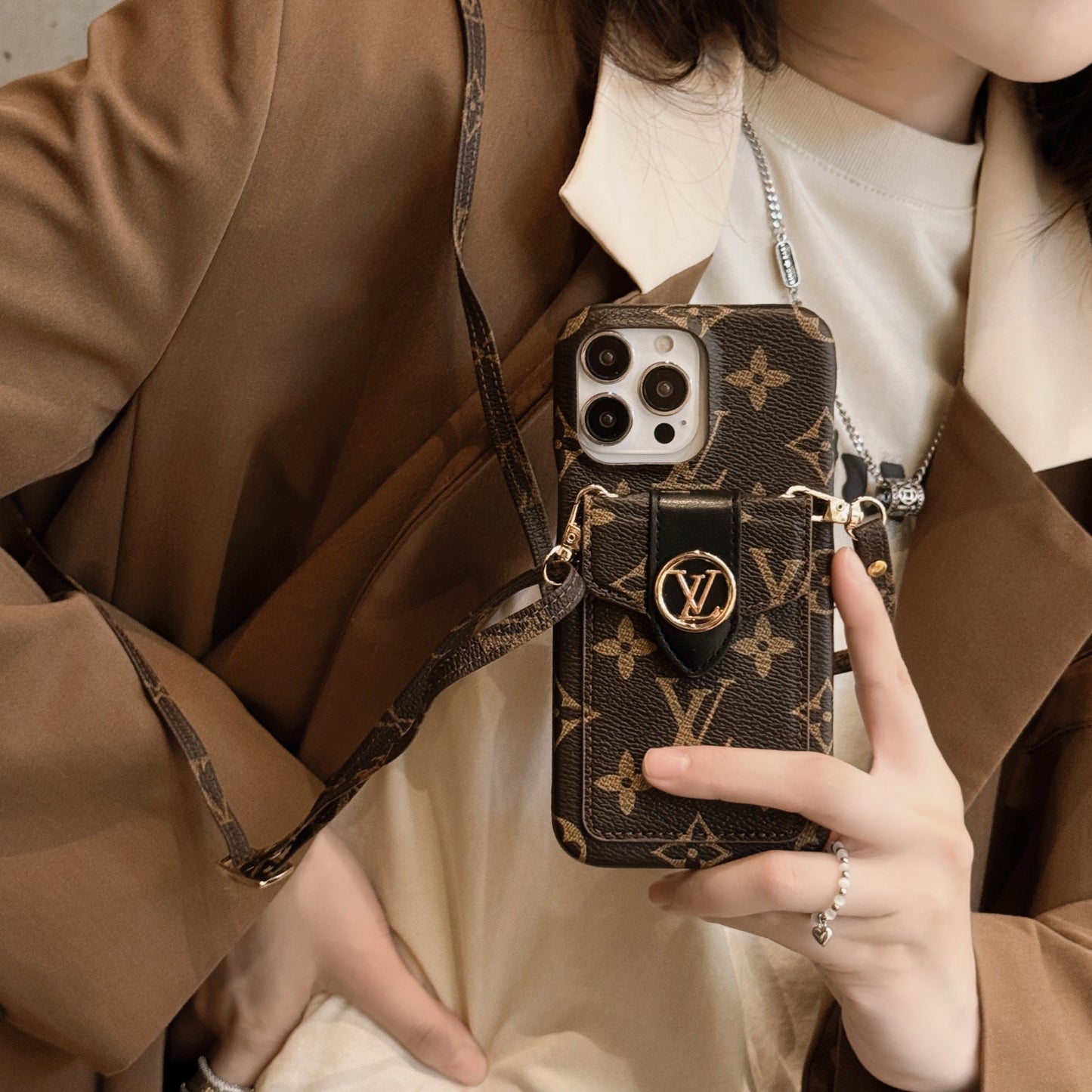 लक्ज़री कार्ड धारक चेन iPhone केस