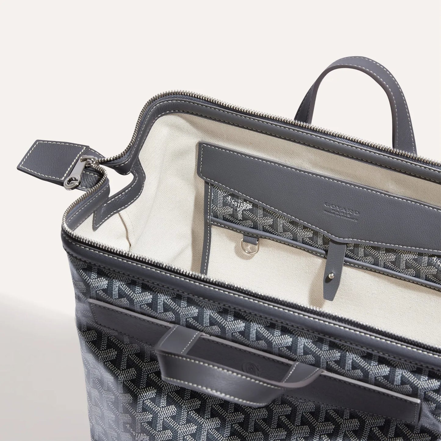Modern Luxury Backpack – Your Perfect Travel & Everyday Companion