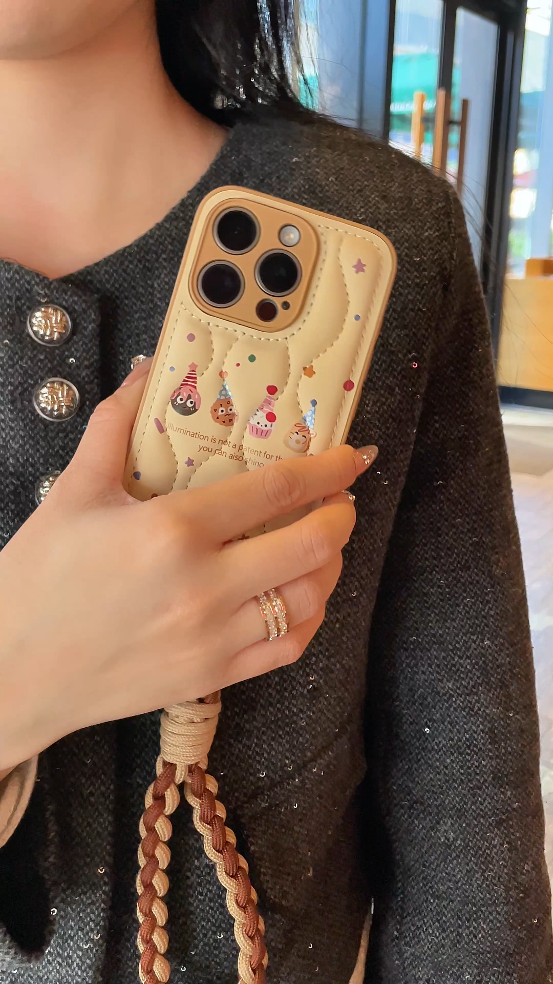 輕盈如羽毛的舒適：別緻的餅乾風格 iPhone 手機殼，專為潮流引領者打造