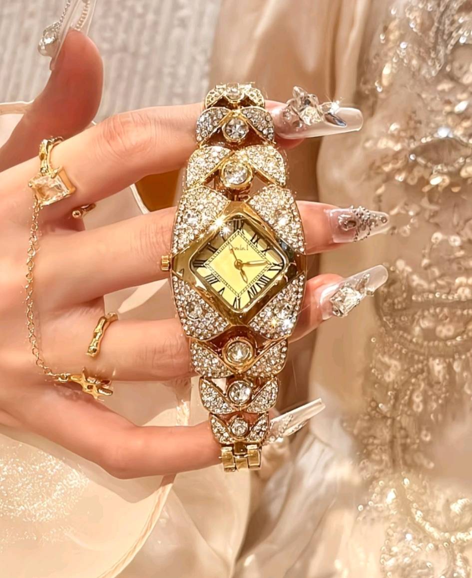 Luxury Palace Style Quartz Watch