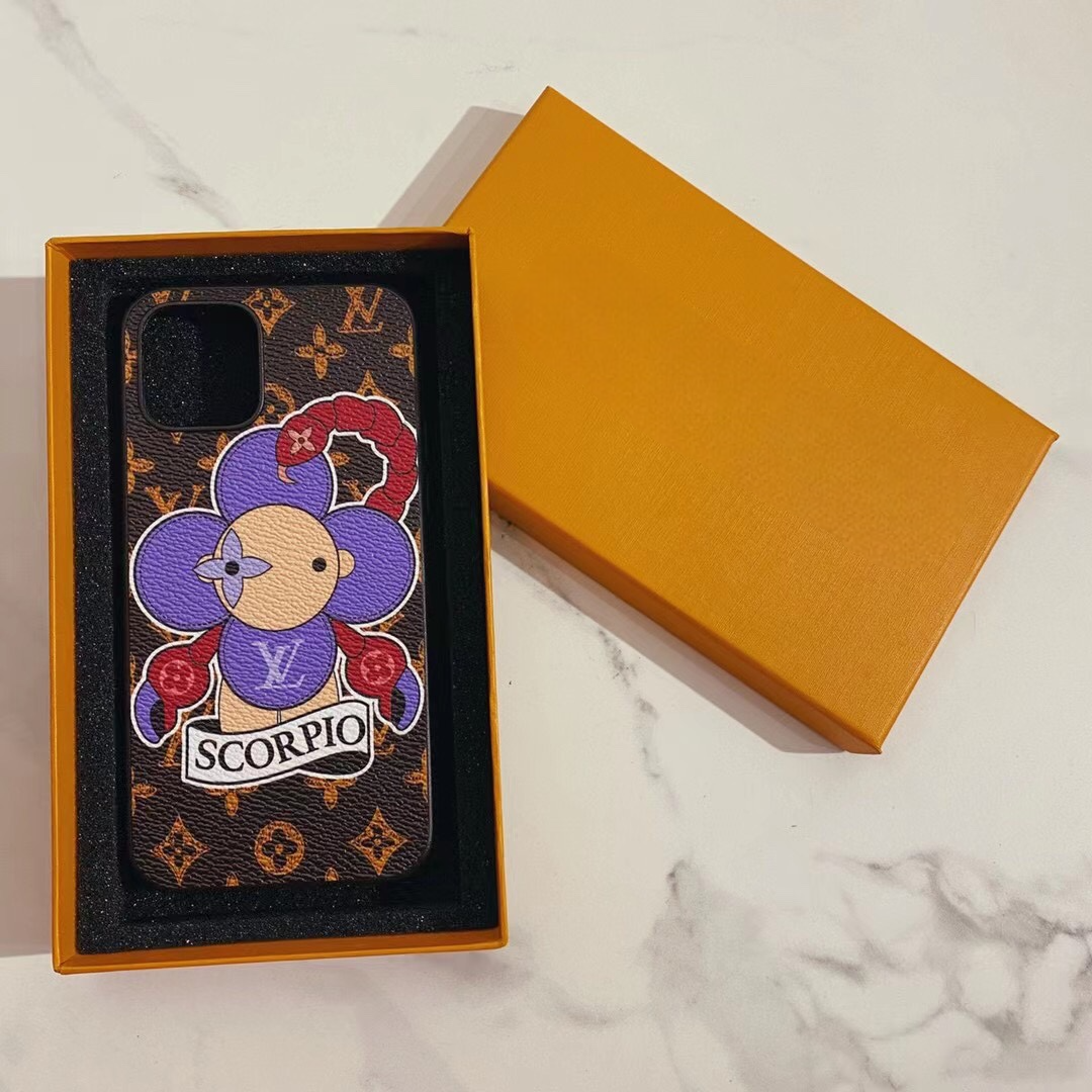 Scorpio Love maalattu iPhone-kotelo mittatilaustyönä