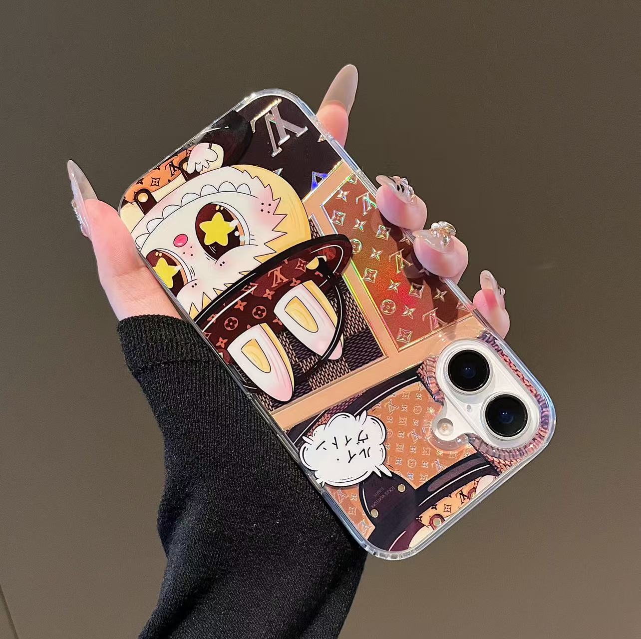 奢華 Labubu L & V iPhone 保護殼 – 可愛與優雅的結合
