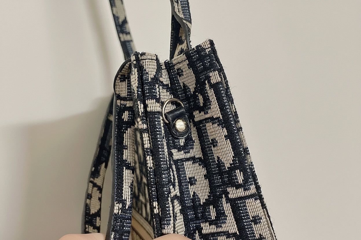 Classic Tote Bag With Crossbody Strap