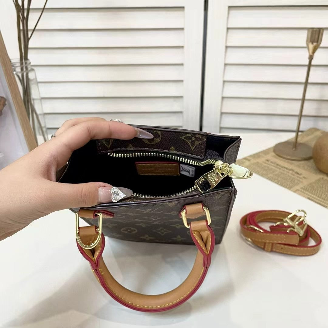 سلسلة مفاتيح 1 فولت-713