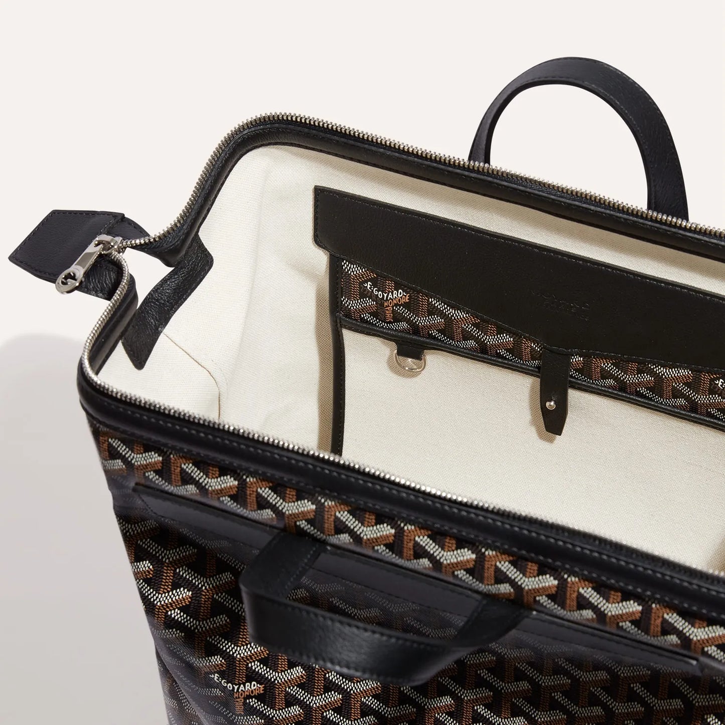 Modern Luxury Backpack – Your Perfect Travel & Everyday Companion