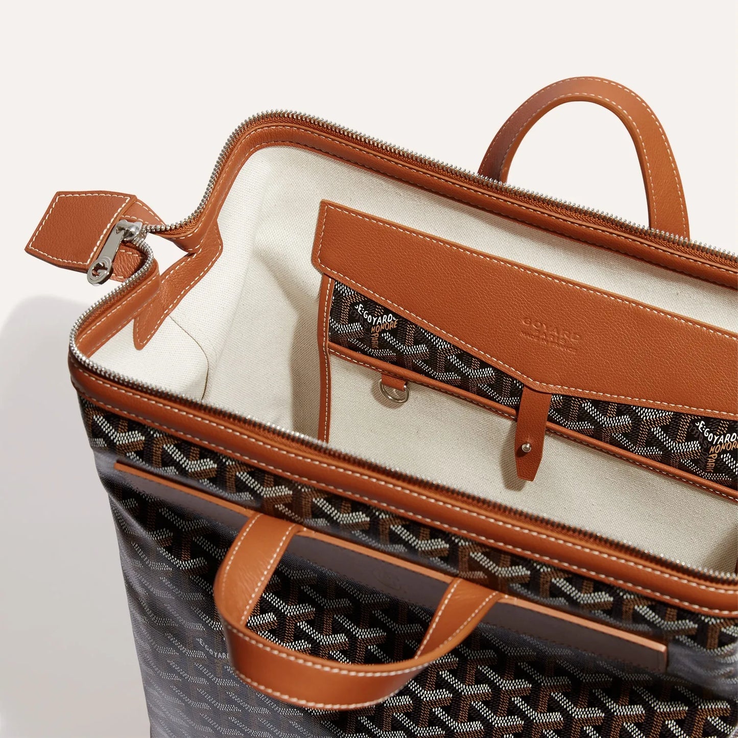 Modern Luxury Backpack – Your Perfect Travel & Everyday Companion