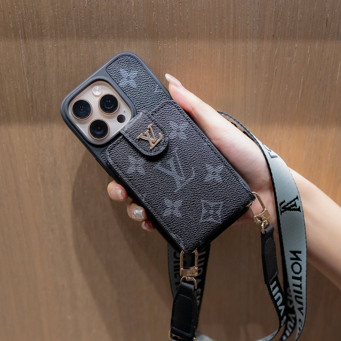 Luxuriöse iPhone-Hülle zum Umhängen mit Kartenhalter & Gurt
