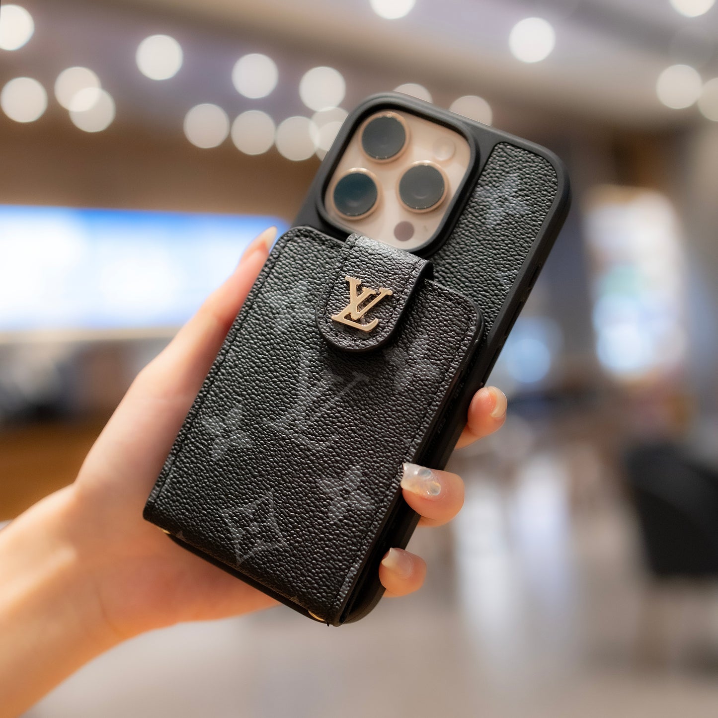 Luxuriöse iPhone-Hülle zum Umhängen mit Kartenhalter & Gurt