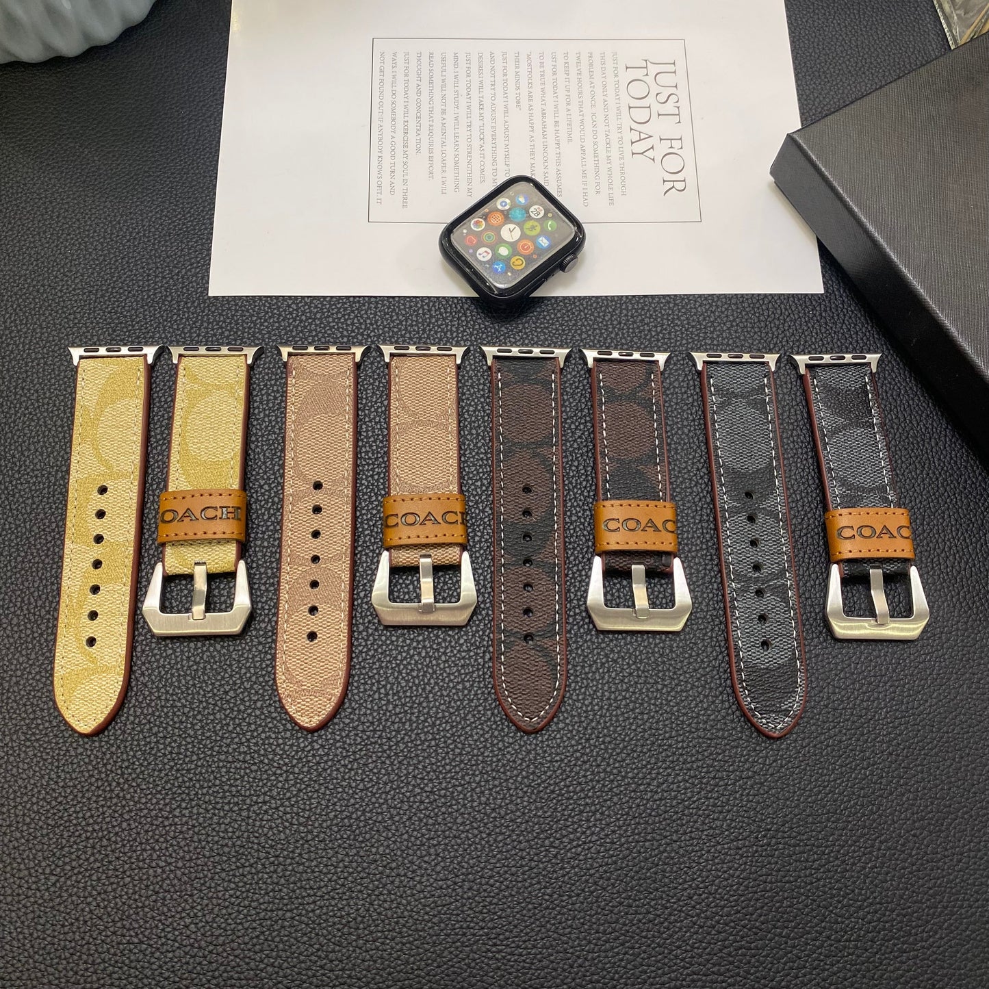 가죽 코치 Apple Watch 밴드 다크 브라운-YHK244221710