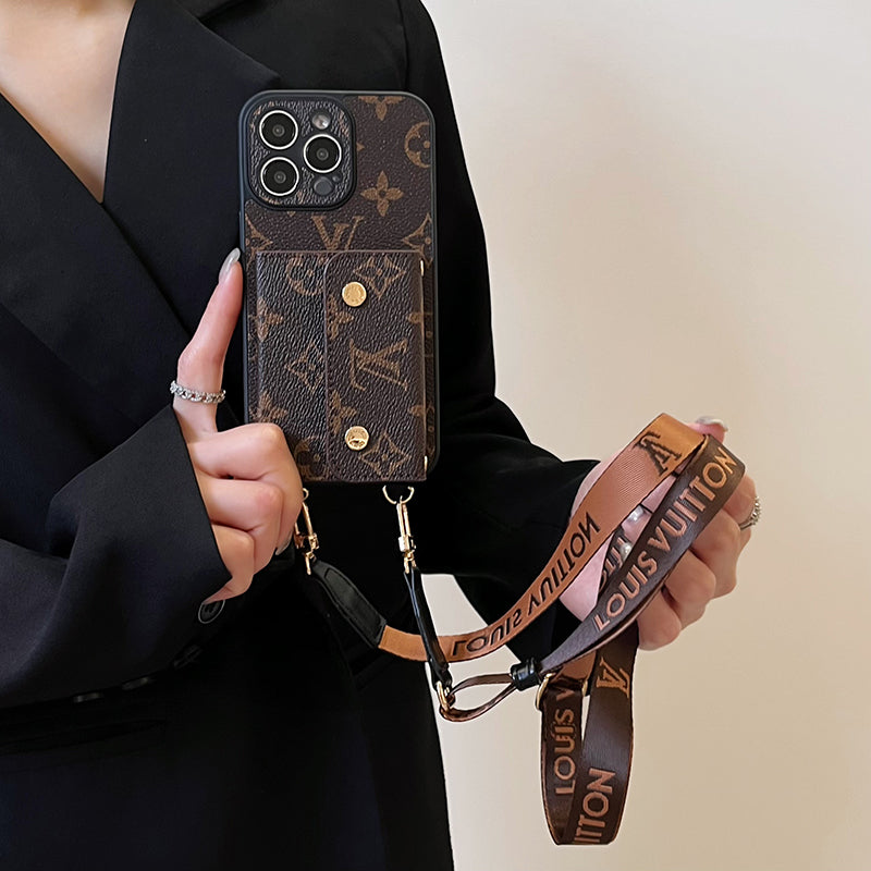 Étui pour iPhone avec chaîne de sac à cartes de luxe marron