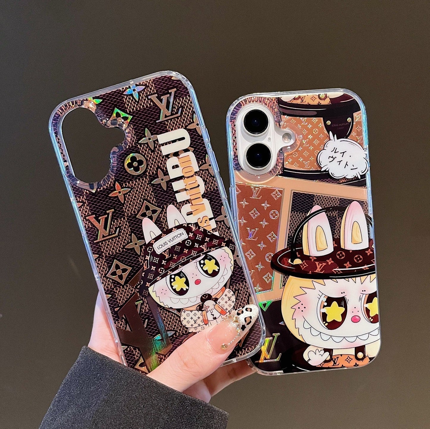 奢華 Labubu L & V iPhone 保護殼 – 可愛與優雅的結合